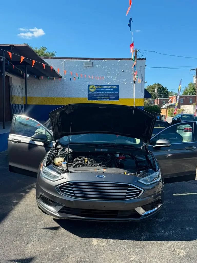 Used 2018 Ford Fusion SE w/ Fusion SE Technology Package FWD image 14
