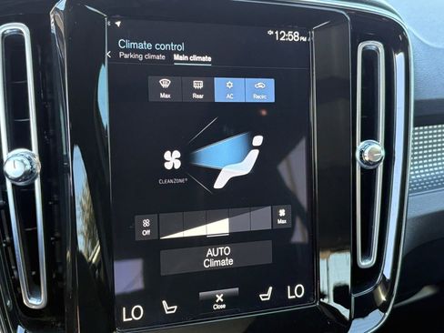 Used 2022 Volvo XC40 T5 R-Design w/ Advanced Package image 18