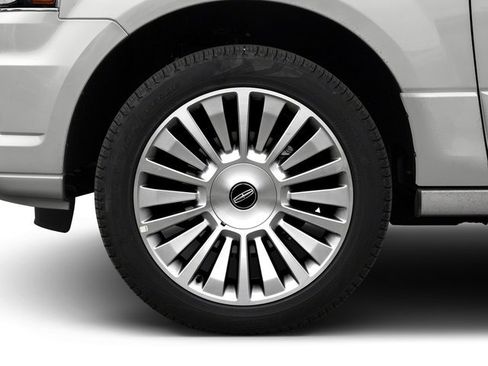 Used 2016 Lincoln Navigator Select RWD image 10