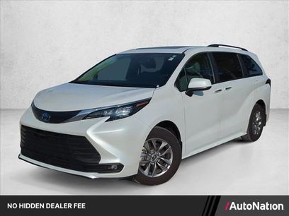 Used 2025 Toyota Sienna XLE