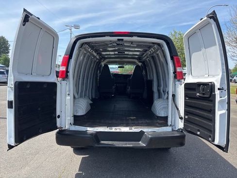 Used 2021 Chevrolet Express 2500 Extended w/ Driver Convenience Package RWD image 21