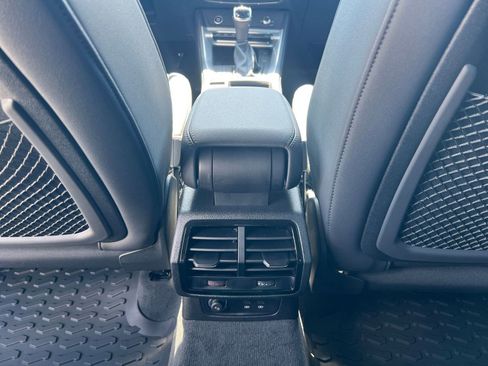 New 2025 Audi Q3 2.0T Premium image 28