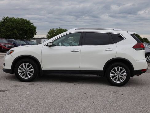 Used 2018 Nissan Rogue SV FWD image 8