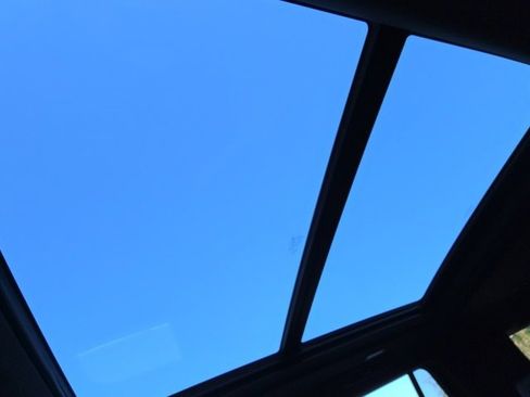 Used 2024 GMC Yukon Denali w/ Denali Reserve Package image 33