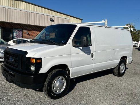 Used 2011 Ford E-250 and Econoline 250 image 2