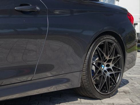Used 2018 BMW M4 Convertible w/ Competition Package RWD image 17