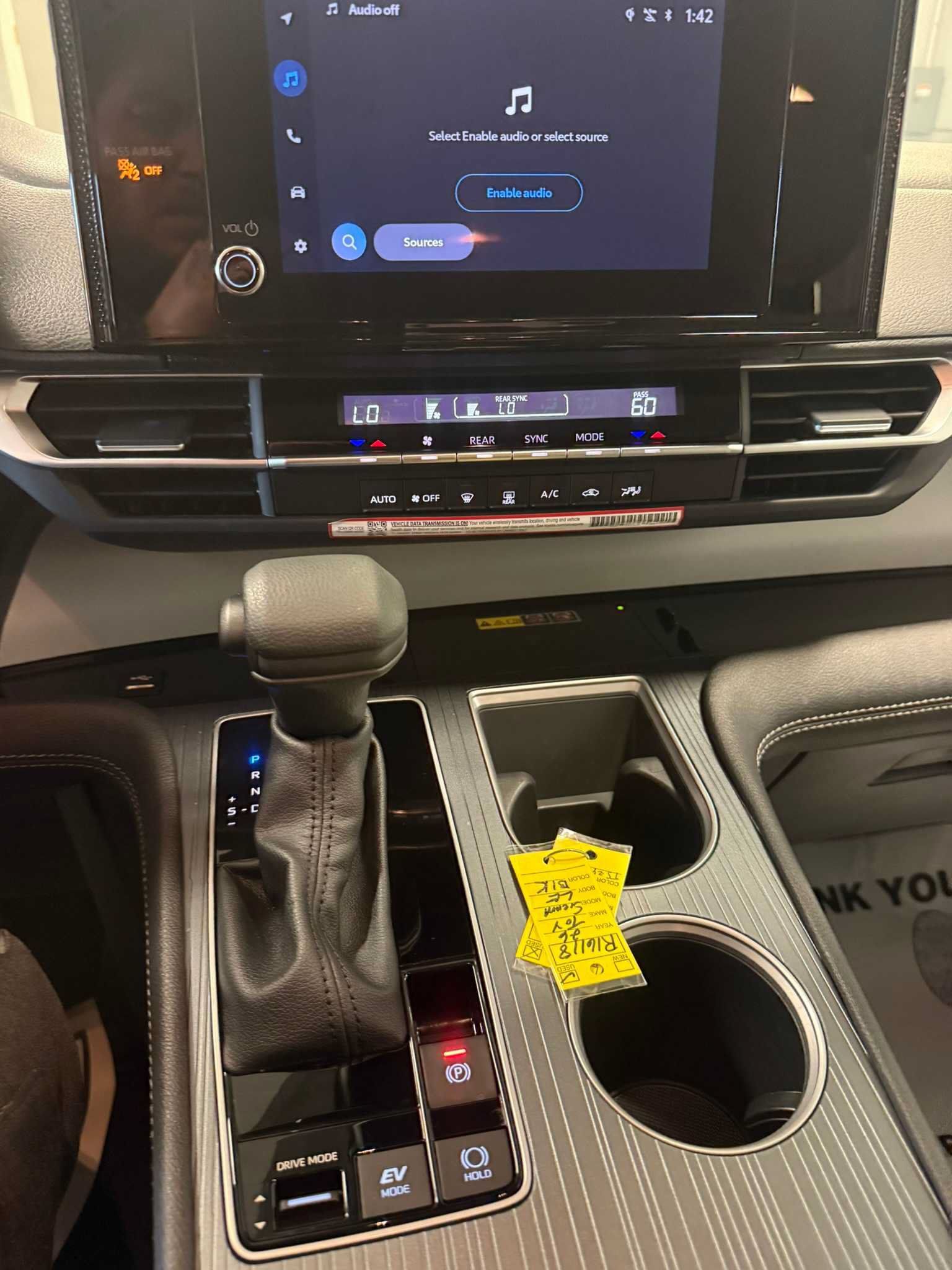 Used 2026 Toyota Sienna LE AWD/4WD image 33