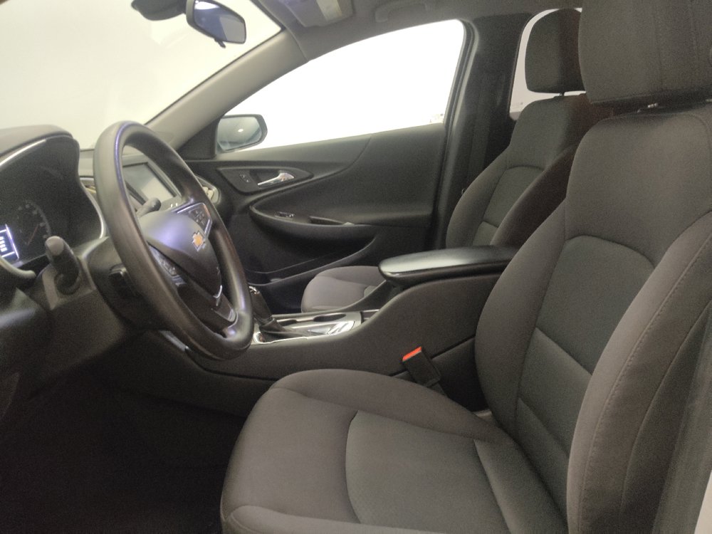 Used 2017 Chevrolet Malibu LS FWD image 17