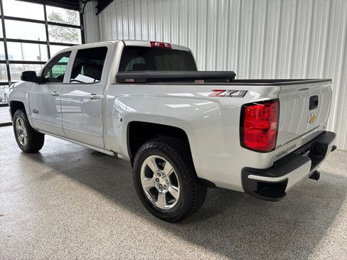 Used 2018 Chevrolet Silverado 1500 LT w/ Texas Edition image 2
