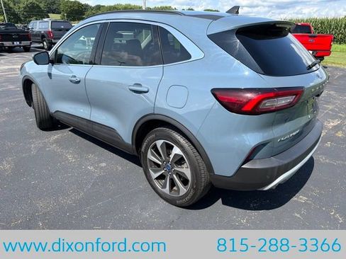 Used 2023 Ford Escape Platinum AWD/4WD image 3