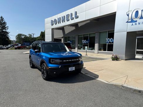 Used 2025 Ford Bronco Sport Outer Banks w/ Outer Banks Tech Package+ AWD/4WD image 1