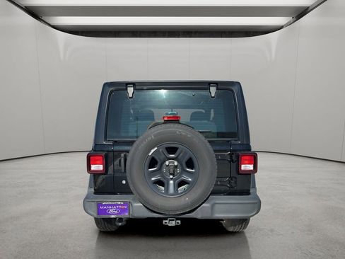 Used 2023 Jeep Wrangler Sport image 5