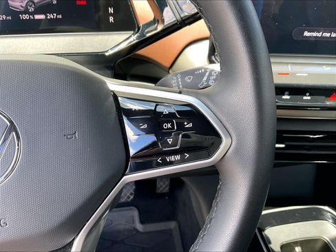 Certified 2023 Volkswagen ID.4 Pro RWD image 18