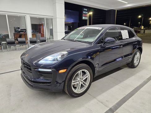 Used 2023 Porsche Macan image 2