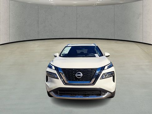 Used 2023 Nissan Rogue Platinum w/ Platinum Premium Package image 2