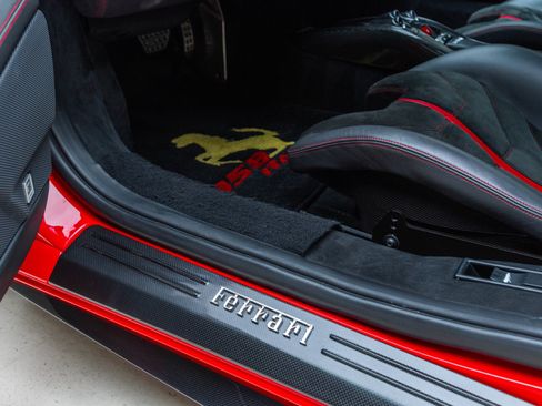 Used 2011 Ferrari 458 Italia Coupe RWD image 40