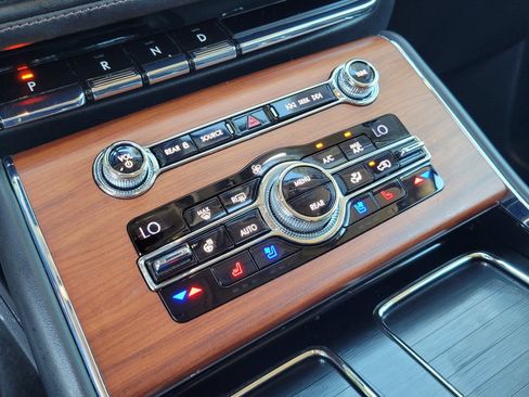Used 2020 Lincoln Aviator Reserve w/ Elements Package Plus RWD image 26