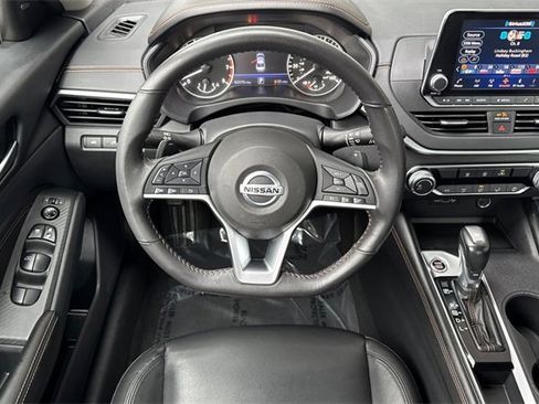 Used 2022 Nissan Altima 2.5 SR image 16