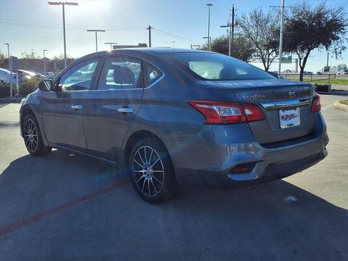 Used 2016 Nissan Sentra S image 2