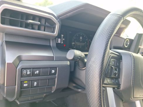 Used 2025 Toyota 4Runner SR5 AWD/4WD image 17