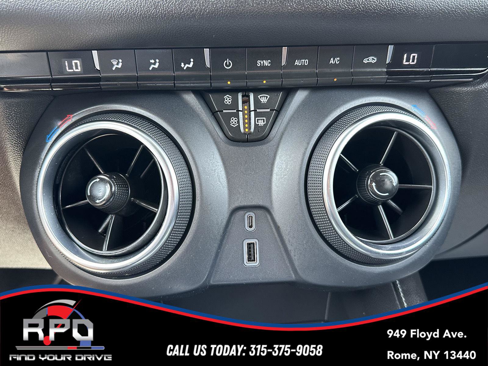 Used 2023 Chevrolet Blazer LT AWD/4WD image 25