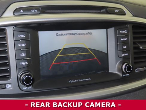 Used 2018 Kia Sorento LX image 16