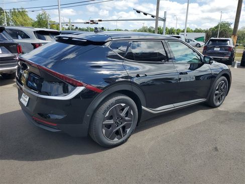 New 2025 Kia EV6 Light w/ Light LR Technology Package image 4