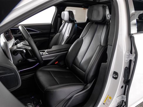 Used 2024 Cadillac Lyriq Luxury image 30