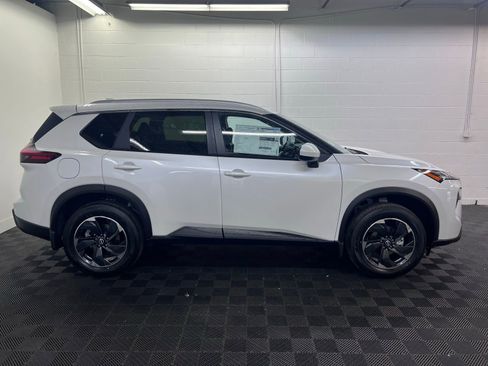 Certified 2025 Nissan Rogue SV w/ SV Premium Package image 3