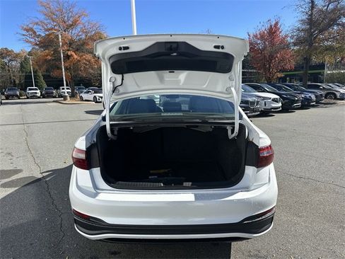 New 2025 Volkswagen Jetta SE image 24