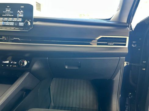 Used 2024 Mitsubishi Outlander SE Black Edition FWD image 26