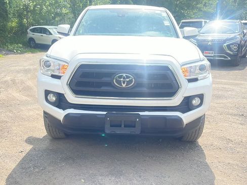 Used 2023 Toyota Tacoma SR5 w/ Black Out Package (TMS) AWD/4WD image 13