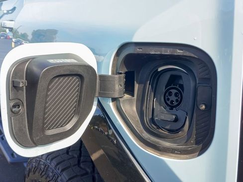 Used 2025 GMC Hummer EV 2X w/ Extreme Off-Road Package image 14