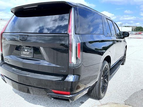 Certified 2024 Cadillac Escalade ESV Sport w/ Touring Package AWD/4WD image 11
