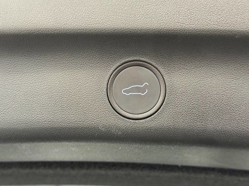 Used 2021 Tesla Model Y Long Range image 16