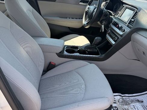 Used 2018 Hyundai Sonata SE FWD image 9