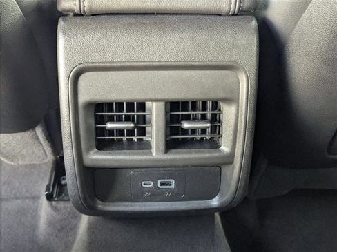 Used 2023 Cadillac XT4 Premium Luxury FWD image 17