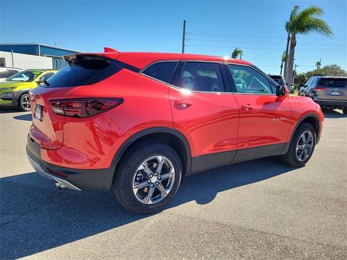 Certified 2025 Chevrolet Blazer LT image 4