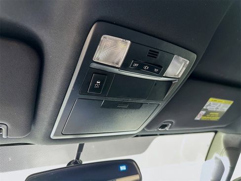 Used 2017 Toyota Tacoma TRD Sport w/ Tow Package image 31