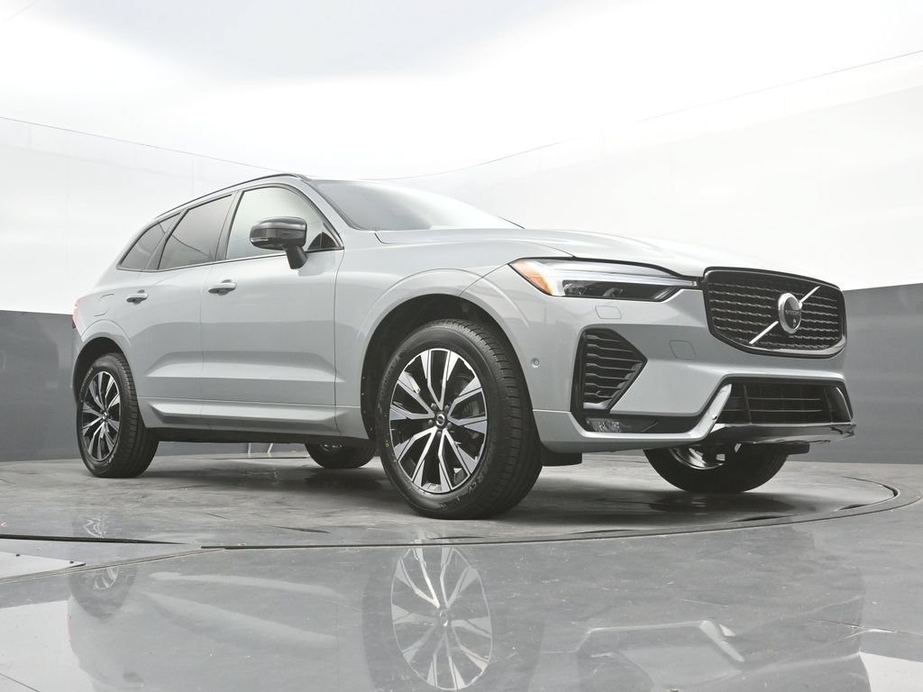 Certified 2024 Volvo XC60 B5 Plus AWD/4WD image 28
