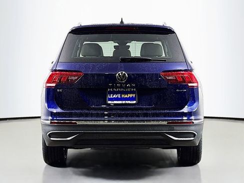 Used 2022 Volkswagen Tiguan SE w/ Panoramic Sunroof Package image 6