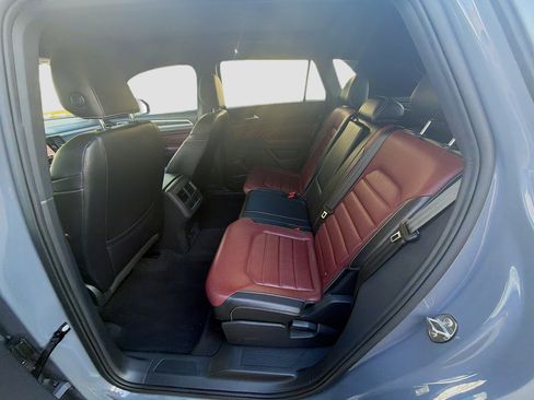 Certified 2021 Volkswagen Atlas Cross Sport SEL Premium image 24