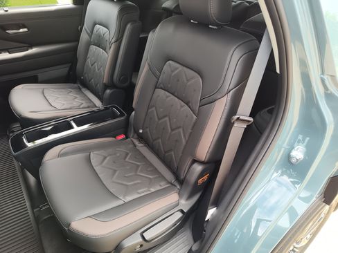 New 2026 Nissan Pathfinder Platinum FWD image 15