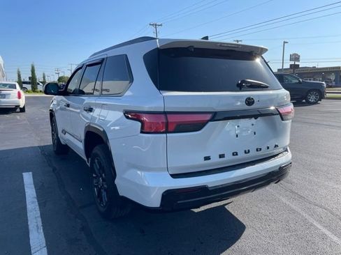 Used 2024 Toyota Sequoia Platinum AWD/4WD image 18