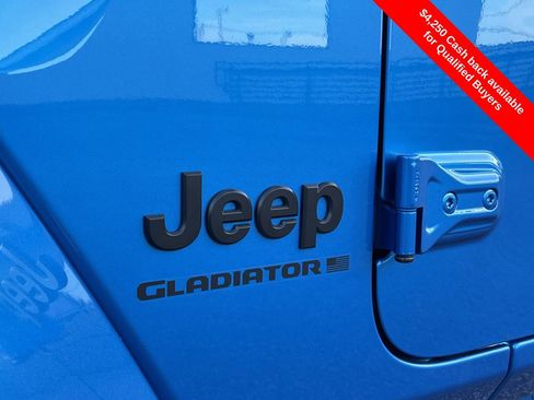 New 2025 Jeep Gladiator Sport image 29