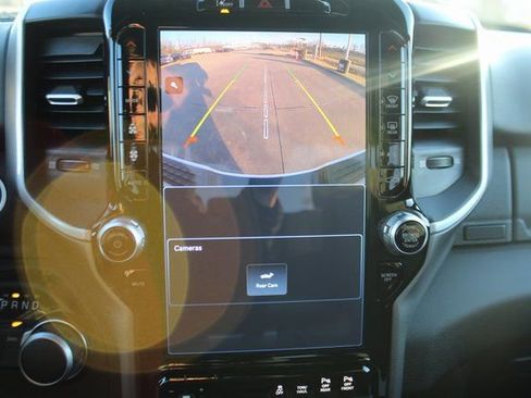 Used 2024 RAM 2500 Big Horn w/ Safety Group image 24