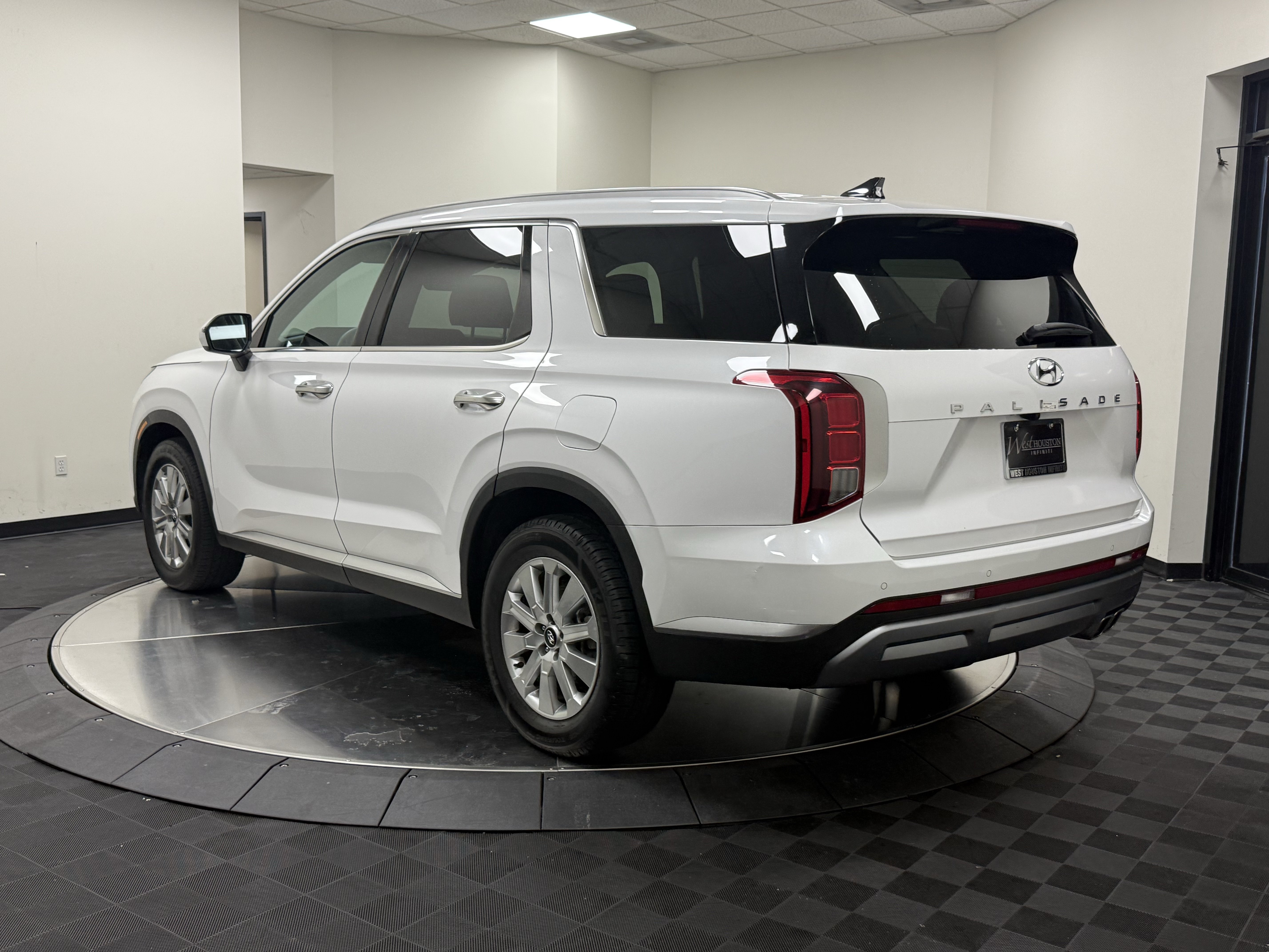 Used 2025 Hyundai Palisade SEL FWD image 5