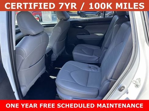 Used 2022 Toyota Highlander XLE AWD/4WD image 17