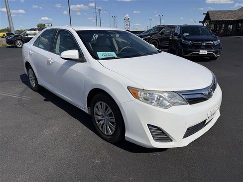 Used 2012 Toyota Camry LE FWD image 2