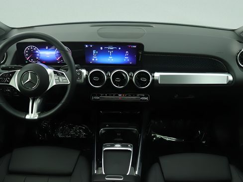 Used 2026 Mercedes-Benz GLB 250 image 7